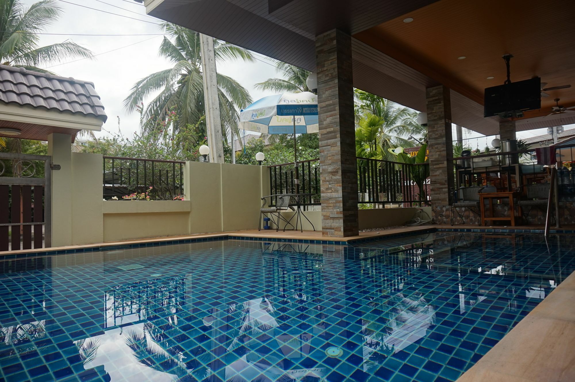 Nasa Mansion Lägenhet Phuket Exteriör bild
